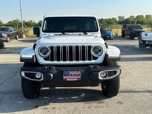 Used 2026 Jeep Wrangler Unlimited Sahara AWD/4WD image 8