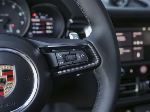 New 2025 Porsche Macan AWD/4WD image 19
