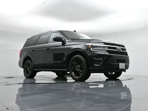 Used 2022 Ford Expedition XLT image 50