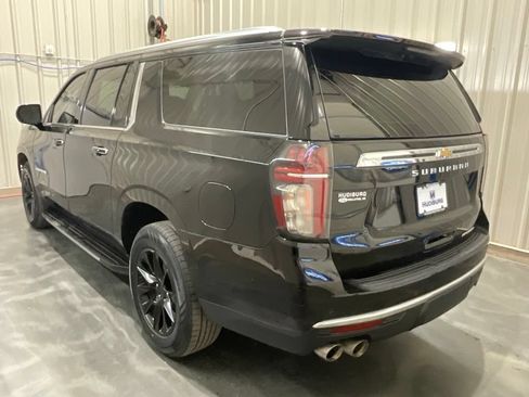 Used 2022 Chevrolet Suburban Premier RWD image 21