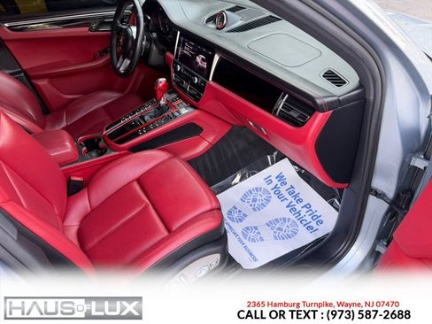 Used 2020 Porsche Macan AWD/4WD image 19