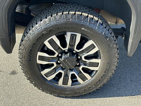 Certified 2024 GMC Sierra 2500 Denali Ultimate image 18