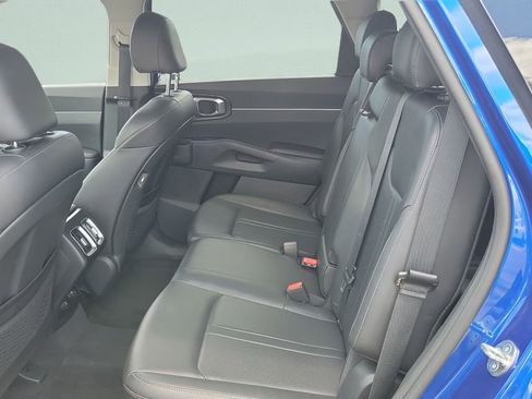 Used 2023 Kia Sorento S w/ Panoramic Sunroof Package FWD image 10