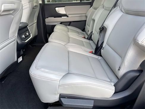 New 2025 Ford Expedition Active image 19