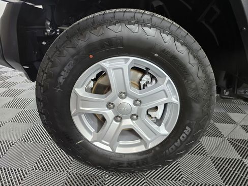 Used 2022 Jeep Wrangler Unlimited Sport image 9