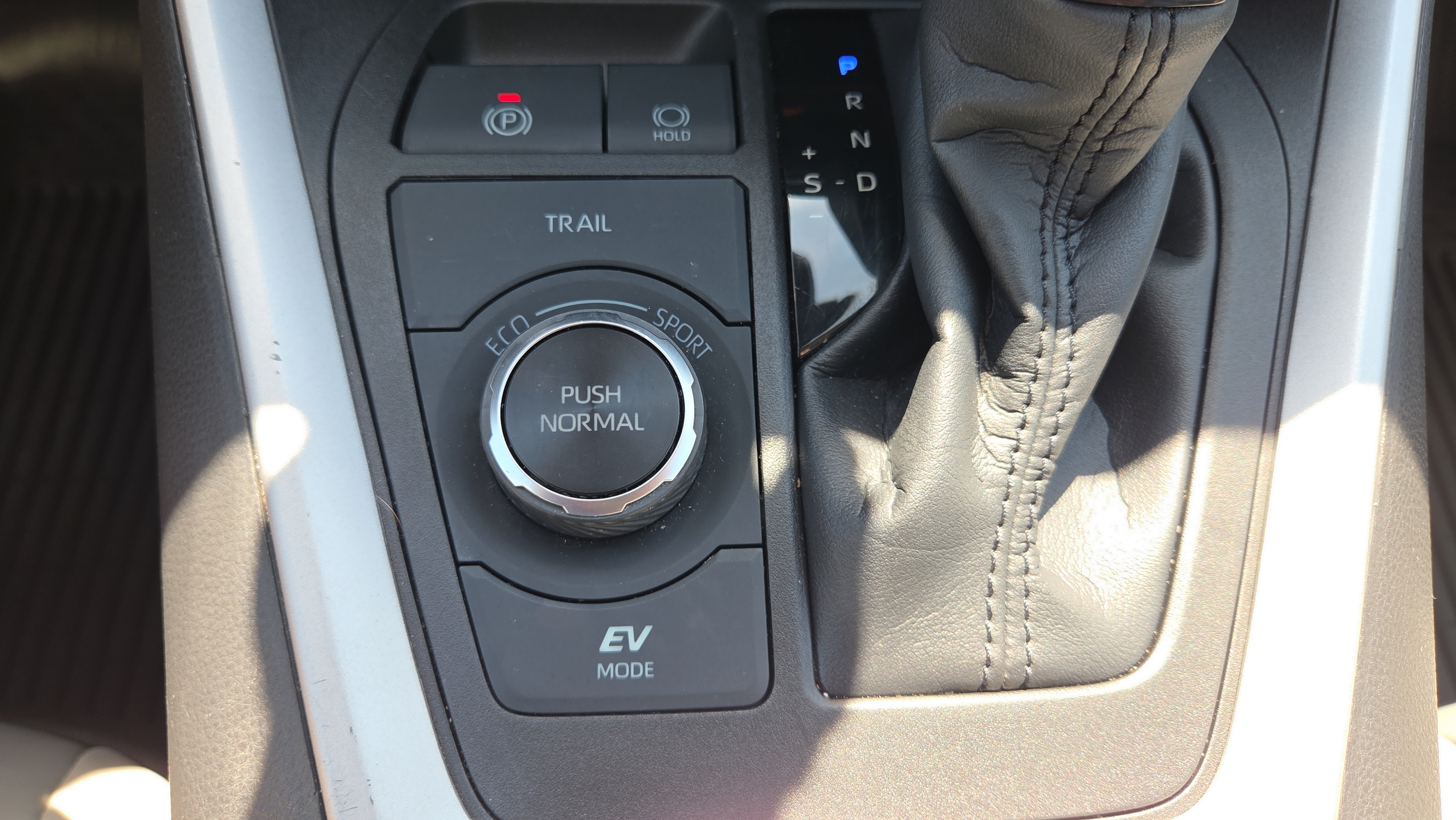 Certified 2023 Toyota RAV4 XLE Premium AWD/4WD image 26