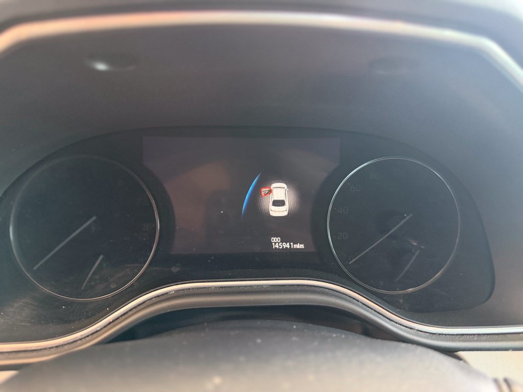 Used 2019 Toyota Avalon Limited FWD image 12
