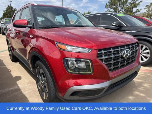 Used 2025 Hyundai Venue SEL FWD image 1