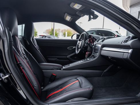 Used 2018 Porsche 718 Cayman S w/ Sport Chrono Package image 33