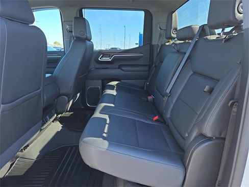 Used 2025 GMC Sierra 1500 SLT image 13