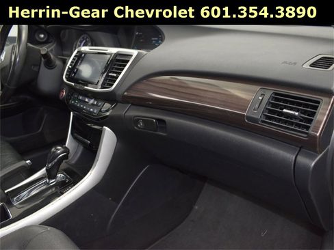 Used 2017 Honda Accord EX-L image 24