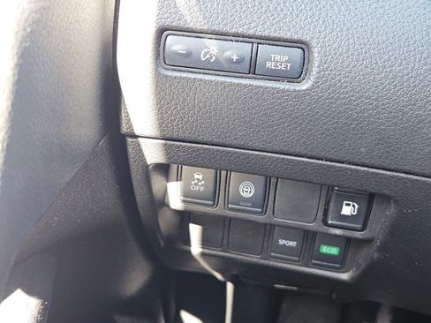Used 2019 Nissan Rogue S FWD image 11