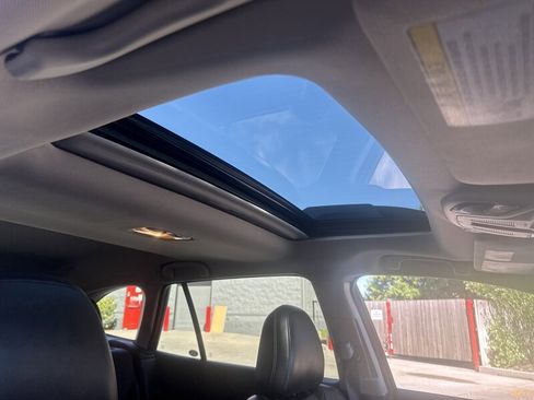 Used 2020 Subaru Outback Limited image 19