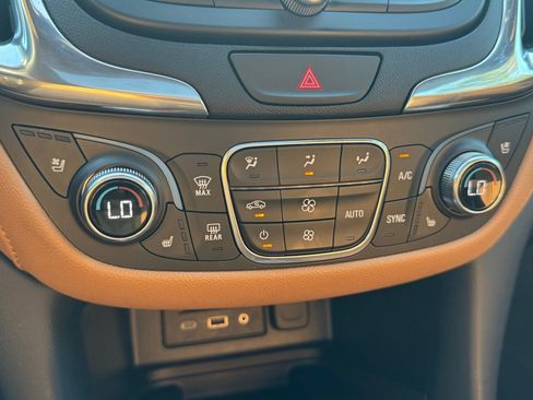 Used 2021 Chevrolet Equinox Premier image 22