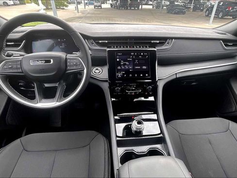 New 2025 Jeep Grand Cherokee L Laredo w/ Luxury Tech Group I image 5