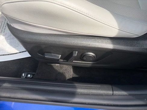 Used 2023 Hyundai Elantra Limited w/ Cargo Package FWD image 12