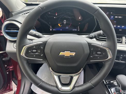 Used 2024 Chevrolet Trax LT w/ Driver Confidence Package FWD image 36