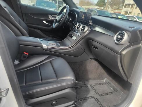 Certified 2022 Mercedes-Benz GLC 300 4MATIC image 9