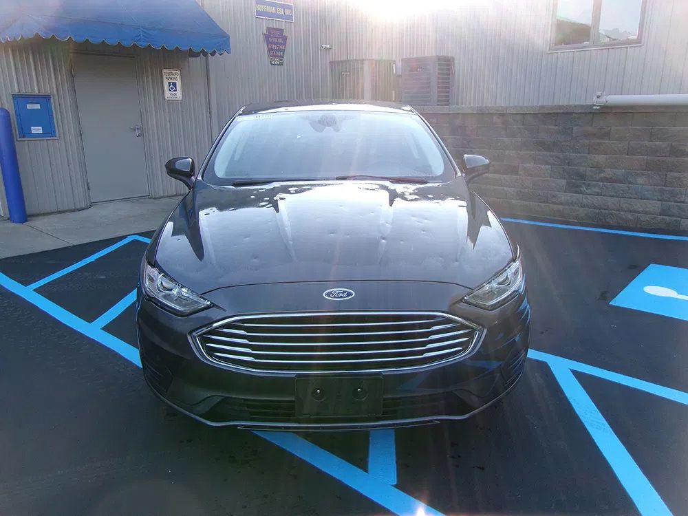 Used 2020 Ford Fusion SE FWD image 3