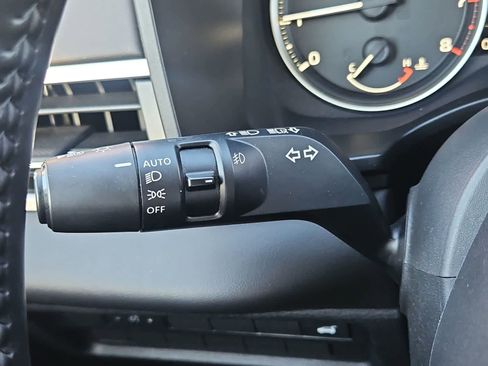 Used 2024 Mitsubishi Outlander SE image 28