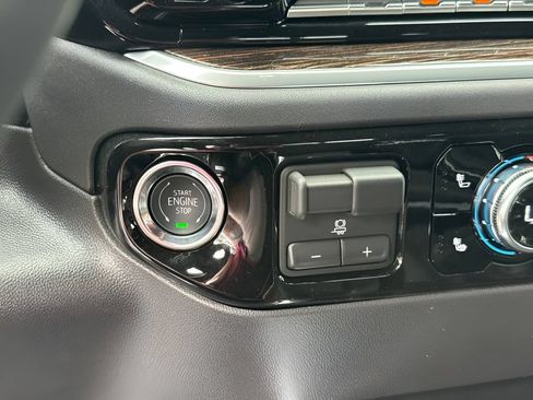New 2026 GMC Sierra 1500 Elevation w/ Elevation Premium Package AWD/4WD image 19