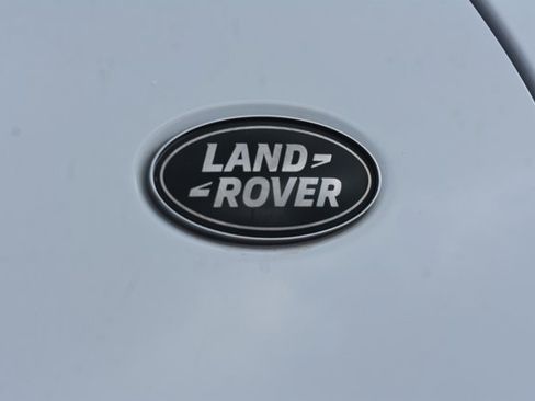 Used 2024 Land Rover Discovery S AWD/4WD image 10