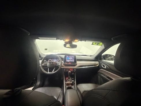 Certified 2025 Jeep Compass Latitude AWD/4WD image 18