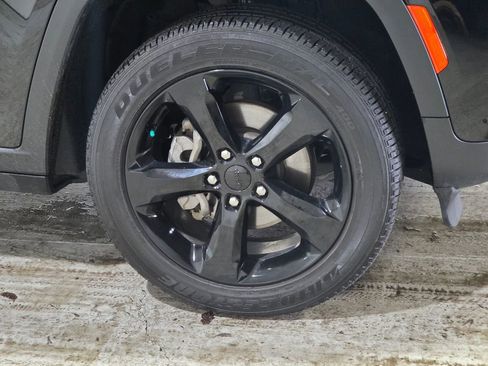 Certified 2023 Jeep Grand Cherokee Altitude image 15