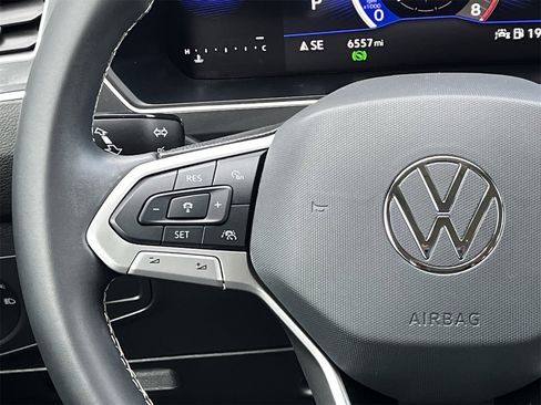 Used 2024 Volkswagen Tiguan SE image 12