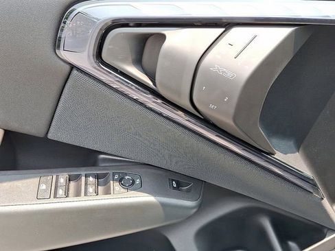 Used 2025 BMW X3 xDrive30i w/ Premium Package image 9