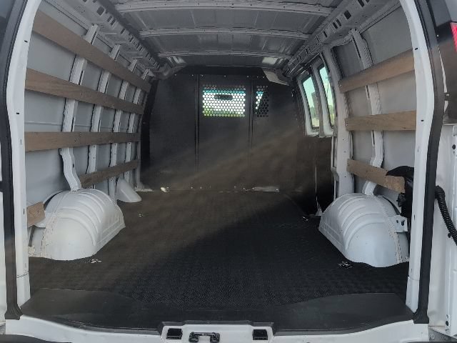 Used 2025 GMC Savana 2500 w/ Driver Convenience Package RWD image 33
