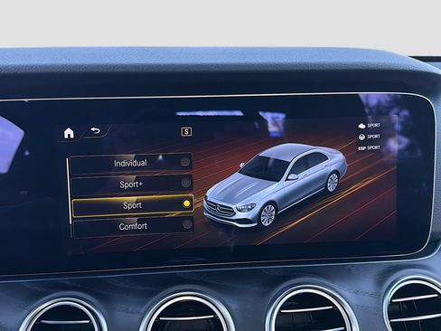 Used 2023 Mercedes-Benz E 350 4MATIC Sedan image 29