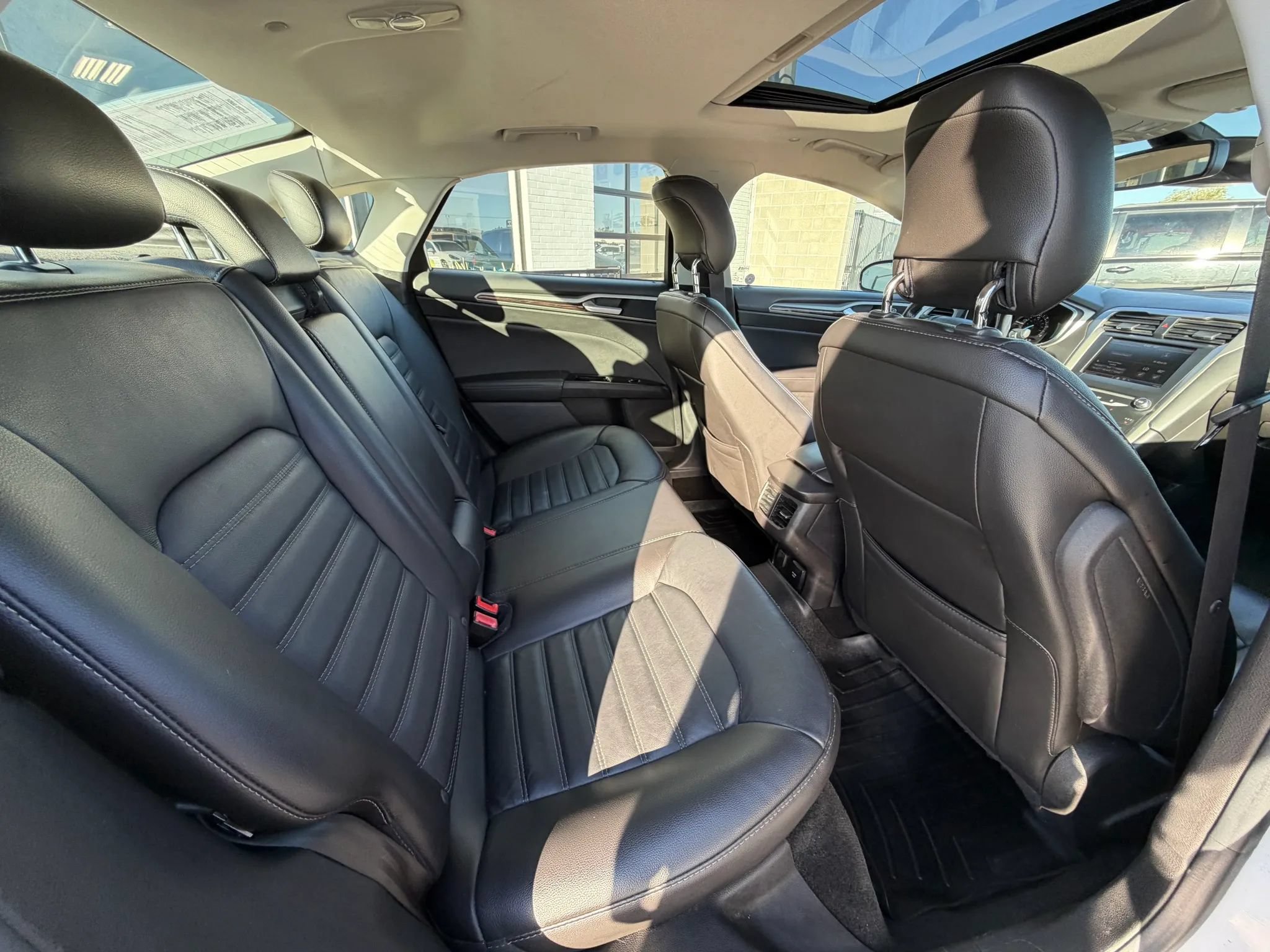 Used 2013 Ford Fusion SE FWD image 16