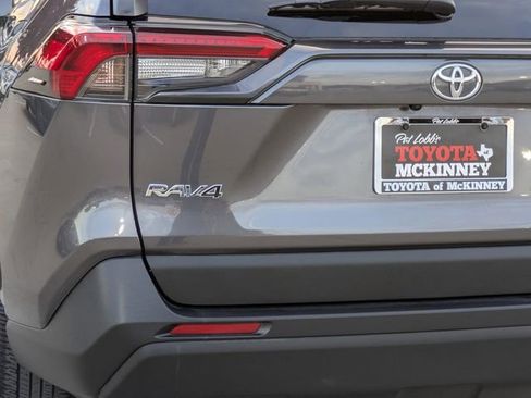 Used 2022 Toyota RAV4 XLE w/ Convenience Package image 8