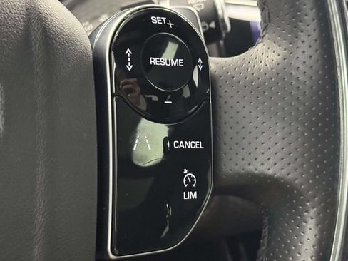 Used 2020 Land Rover Range Rover Velar R-Dynamic S AWD/4WD image 36