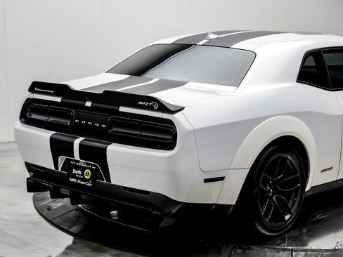Used 2018 Dodge Challenger SRT Hellcat RWD image 23