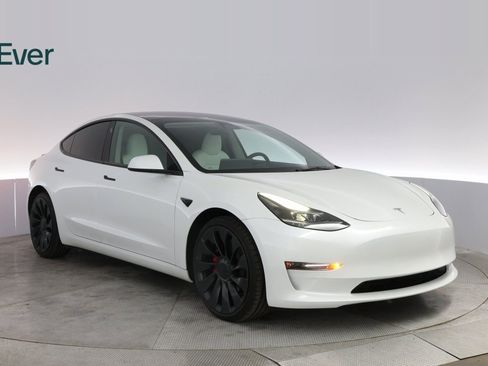 Used 2023 Tesla Model 3 Performance image 4