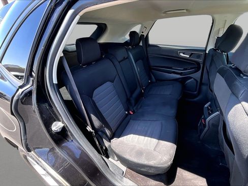 Used 2020 Ford Edge SE FWD image 25