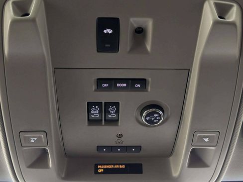 Used 2016 Cadillac Escalade ESV Luxury AWD/4WD image 34