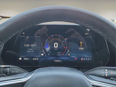 Used 2025 Chevrolet Equinox LT image 18