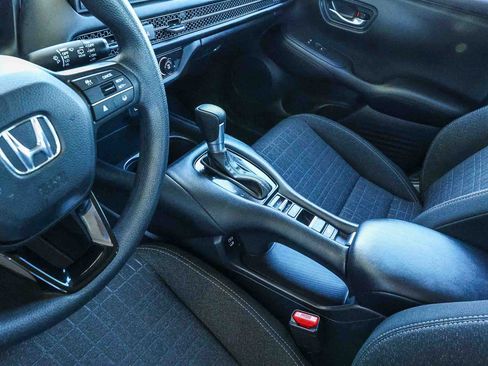 Used 2025 Honda HR-V LX image 25