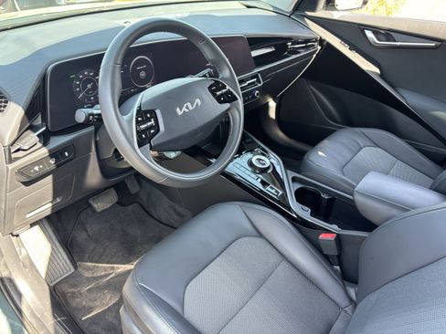 Certified 2023 Kia Niro Wind FWD image 17