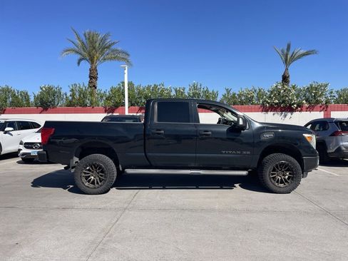 Used 2016 Nissan Titan SV image 11