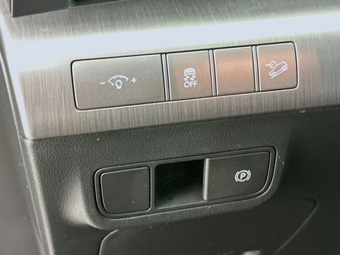 Used 2024 Hyundai Kona SEL image 17