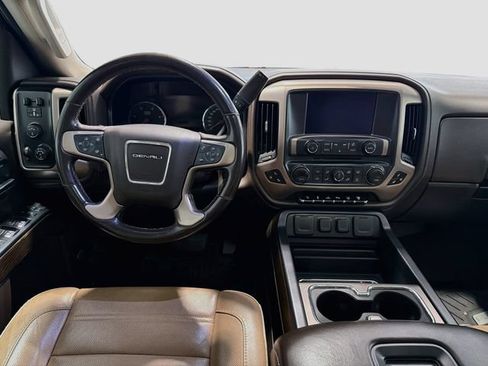 Used 2019 GMC Sierra 2500 Denali w/ Duramax Plus Package AWD/4WD image 21
