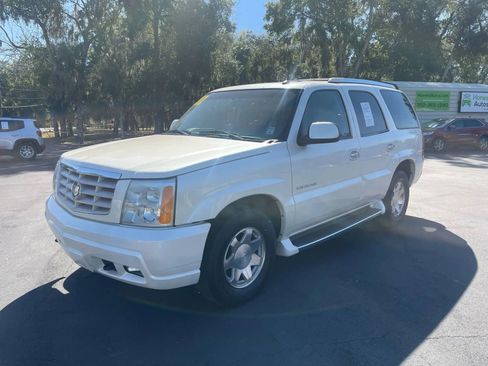 Used 2002 Cadillac Escalade Luxury image 2