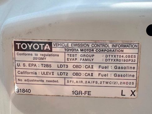 Used 2013 Toyota 4Runner Limited AWD/4WD image 38