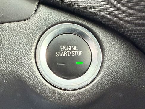 Used 2023 Chevrolet Equinox RS AWD/4WD image 9
