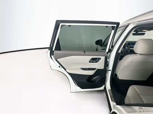 Used 2023 Nissan Rogue SL w/ SL Premium Package FWD image 26