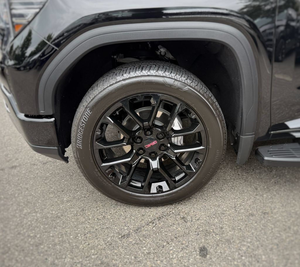 Used 2025 GMC Sierra 1500 Denali AWD/4WD image 16